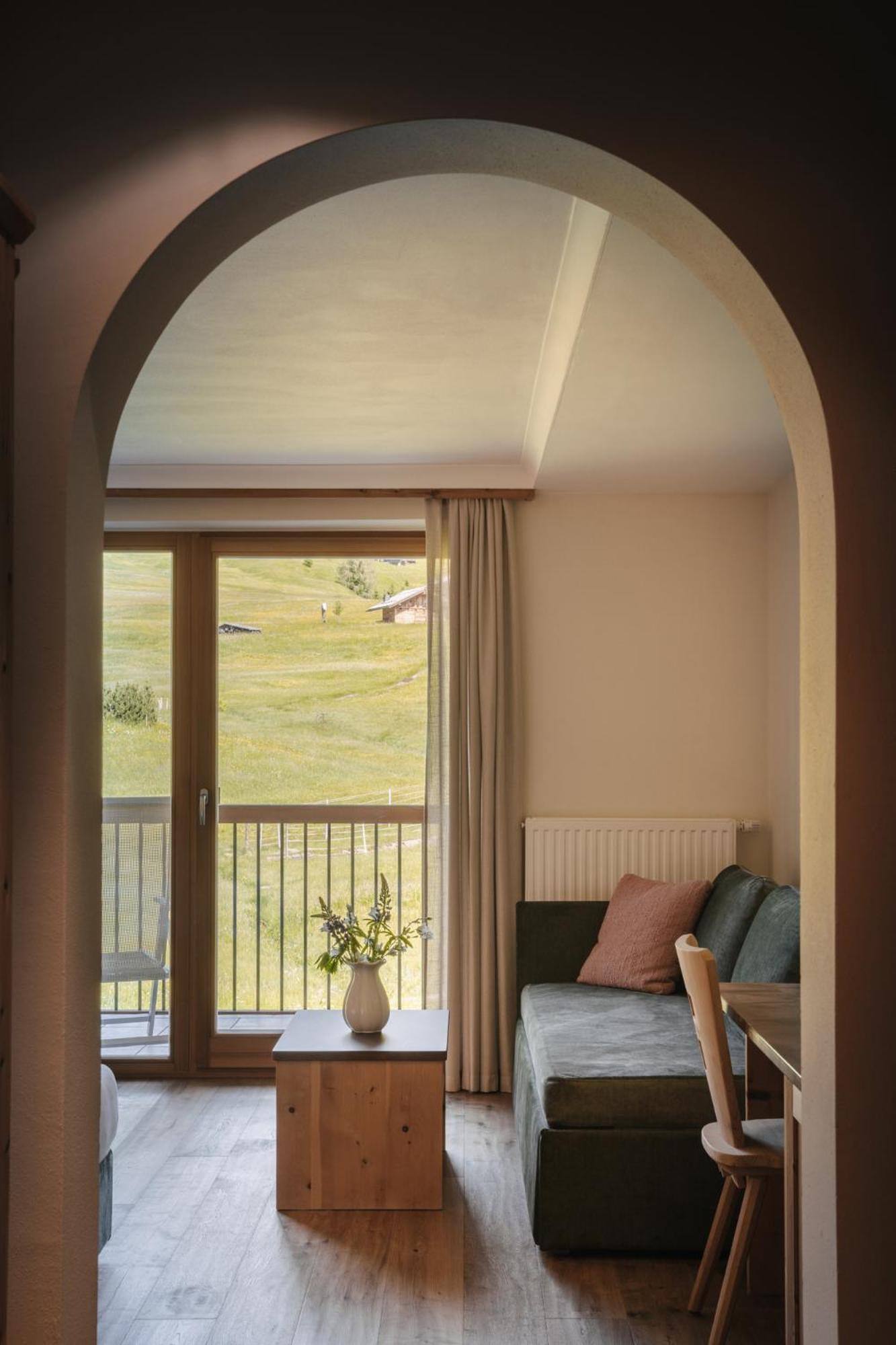 Large Double Room Balcony Garden View